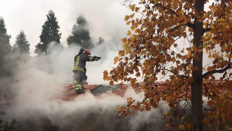 Reggio Emilia, garage in fiamme in via Fratelli Cervi