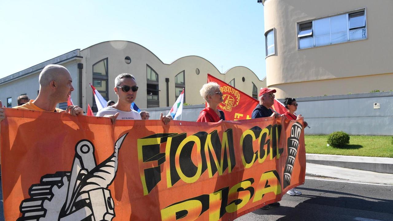 Un corteo di operai metalmeccanici