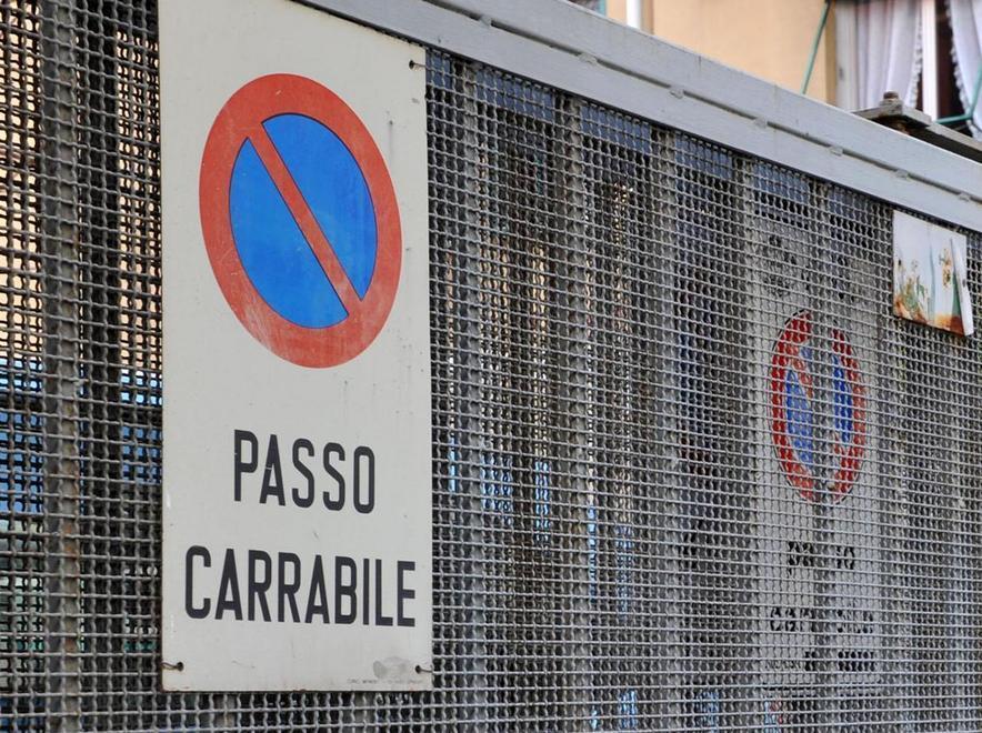 Scovati 200 furbetti del passo carrabile 