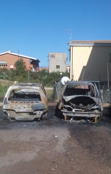 Auto bruciate, indagini difficili 