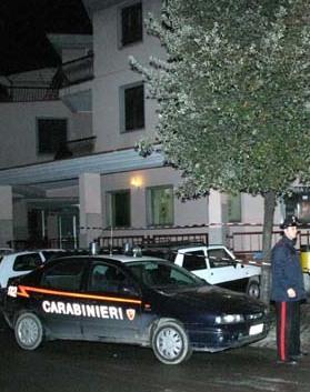 Carrozziere picchiato e rapinato in casa 