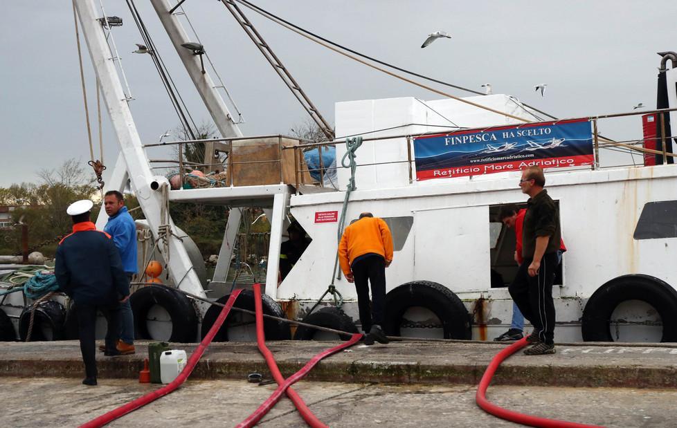 Falla nel peschereccio Evitato l’affondamento 