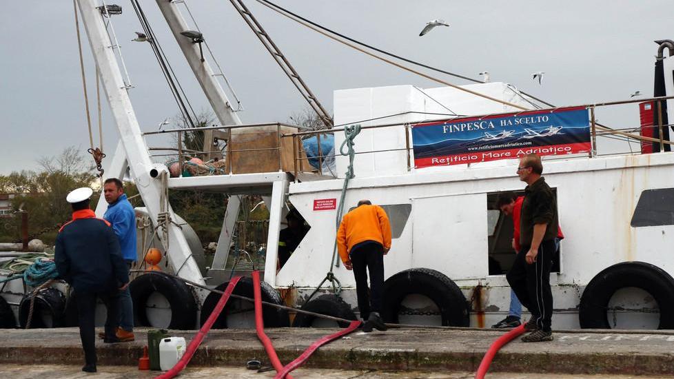 Falla nel peschereccio Evitato l’affondamento