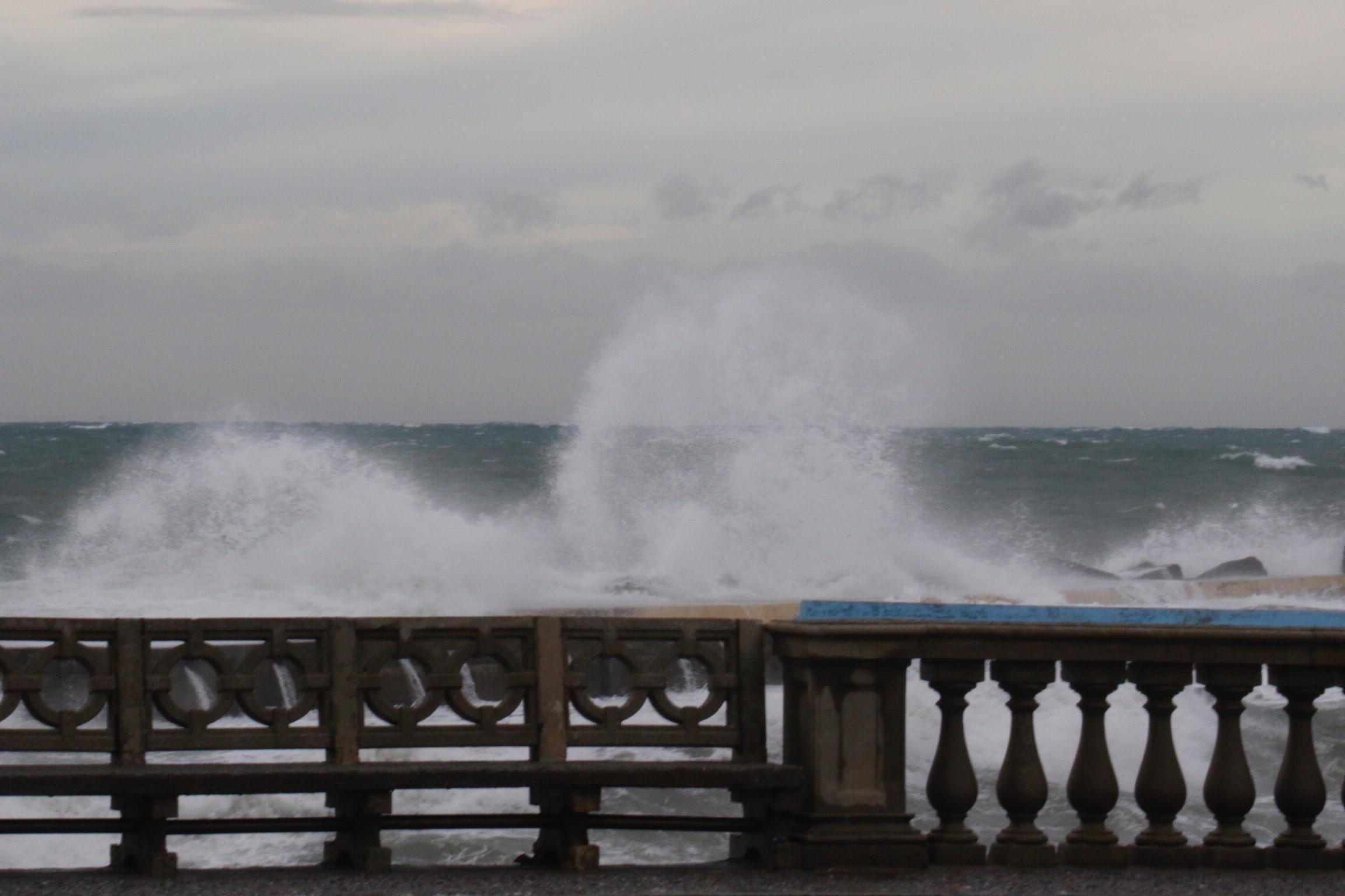 Temporali e vento forte di libeccio, allerta meteo prolungata di sedici ore  