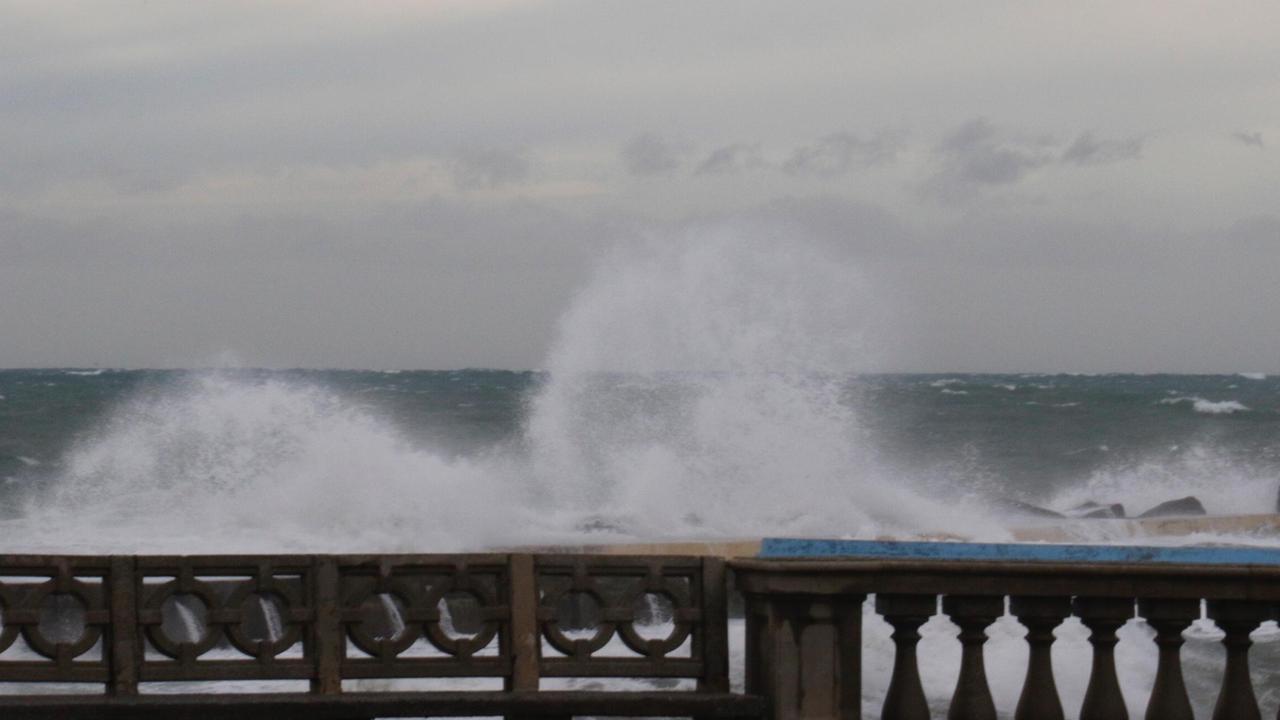 Temporali e vento forte di libeccio, allerta meteo prolungata di sedici ore