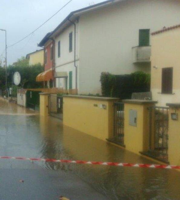 Strade e case allagate «Ma è un diluvio record» 