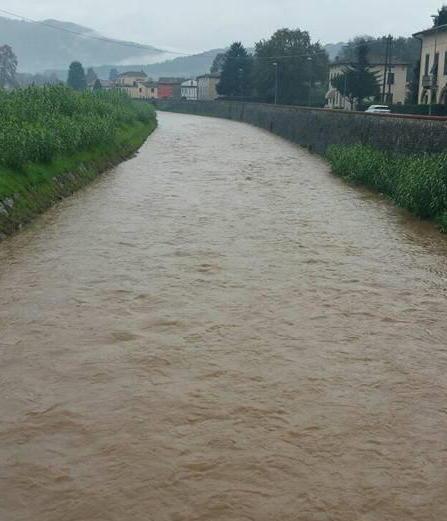 Frane e paesi isolati poi la tromba d’aria Garfagnana colpita 
