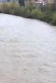Il canale minaccia di allagare la caserma