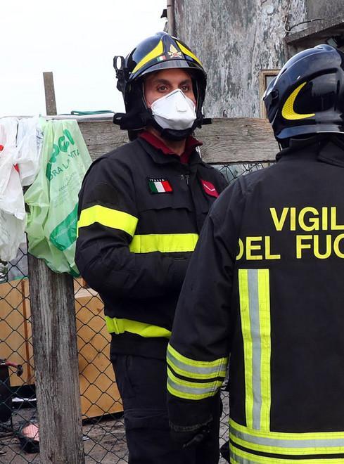 Scintille dal frigo: parte il rogo Muoiono i cani e i gatti di casa