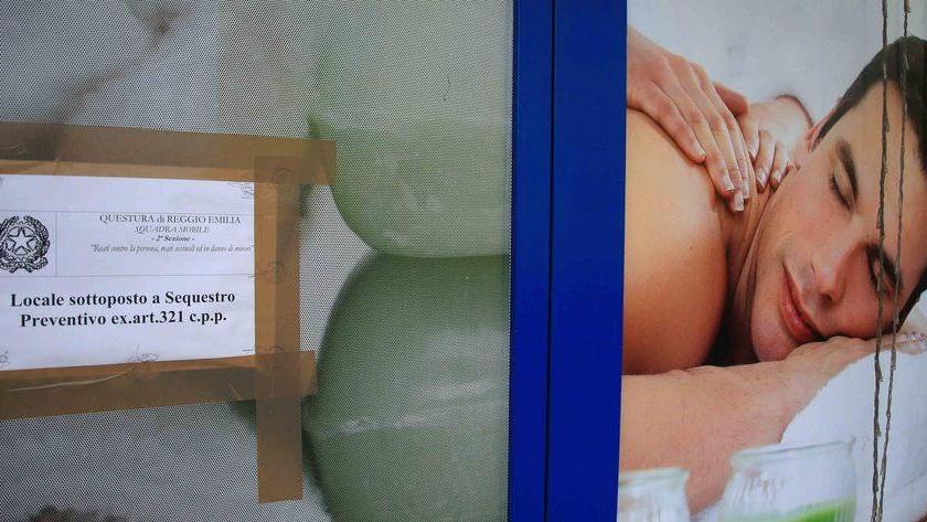 Giro di prostituzione chiuso un altro centro massaggi