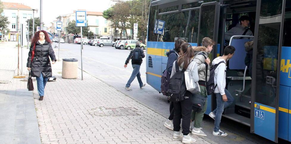 Stop ai treni, da oggi a Lucca si va col bus 