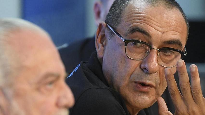 Scintille tra Sarri e De Laurentiis «Certe cose si dicono in privato»