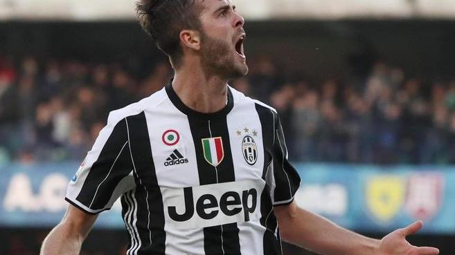 Magia di Pjanic, la Juve stende il Chievo