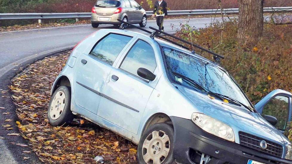 Uscita di strada in un punto a rischio