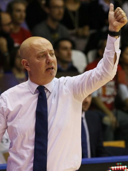 Menetti trova con Delroy James il quintetto per spaccare la gara