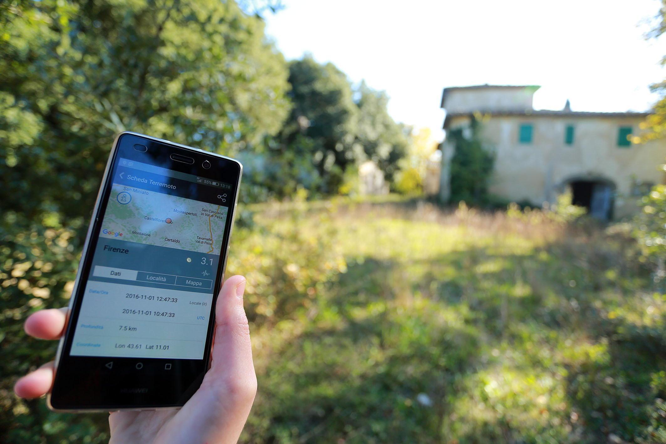 La zona dell'epicentro a Castelfiorentino (Foto Agenzia Carlo Sestini)