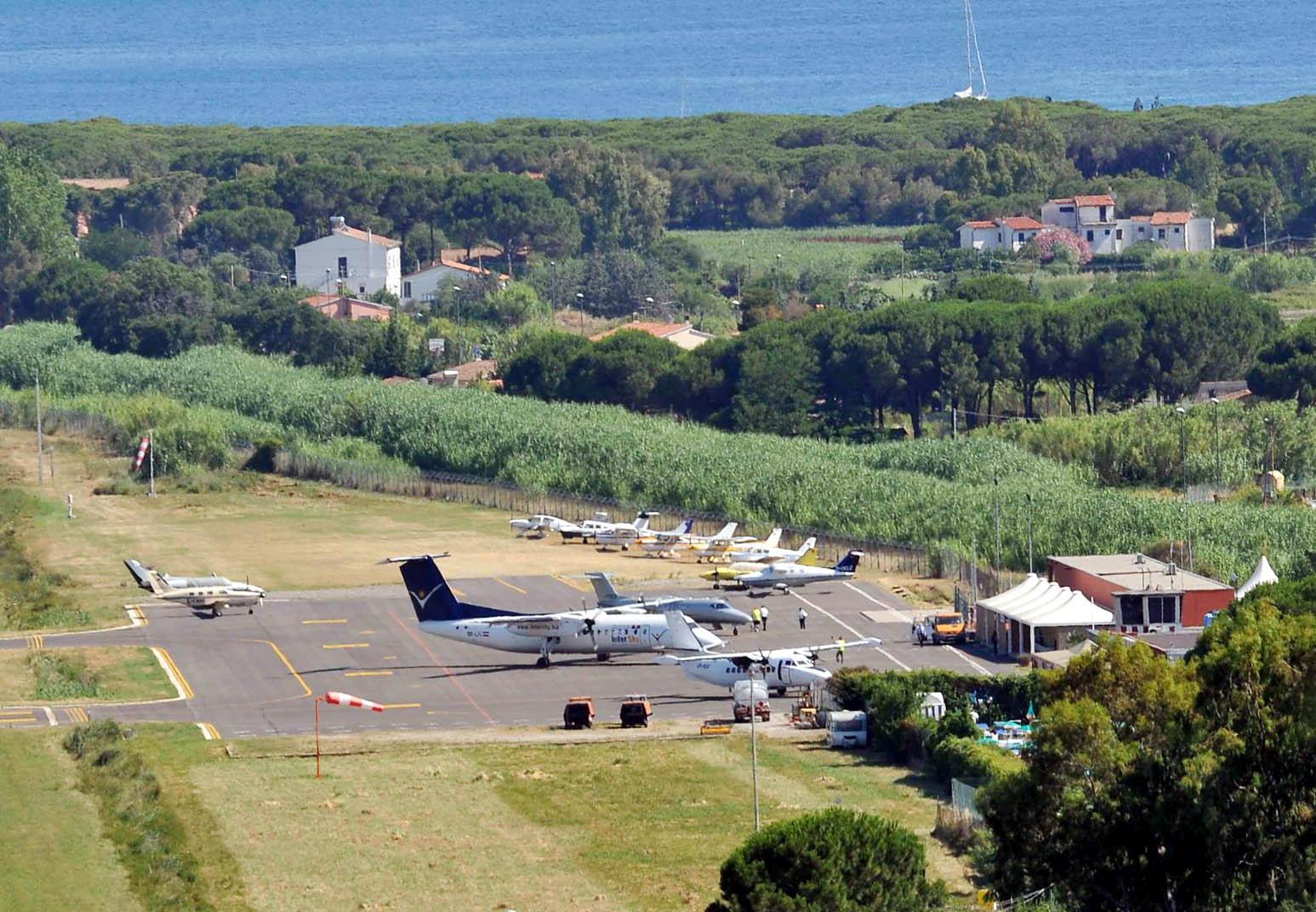 L'aeroporto di Marina di Campo 