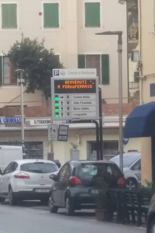 Il cartello di benvenuto a...Pornoferraio