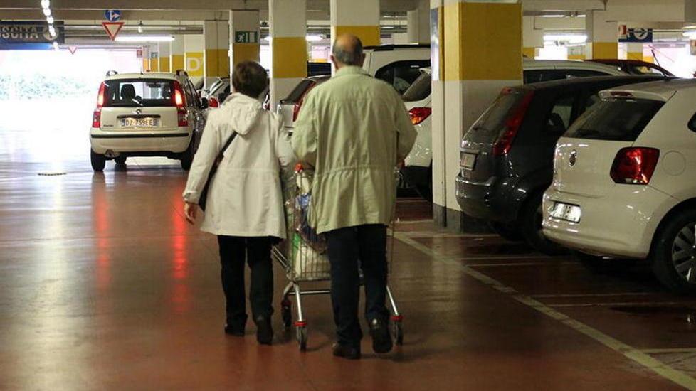 Il parcheggio sotto il supermercato Coop di Santa Maria