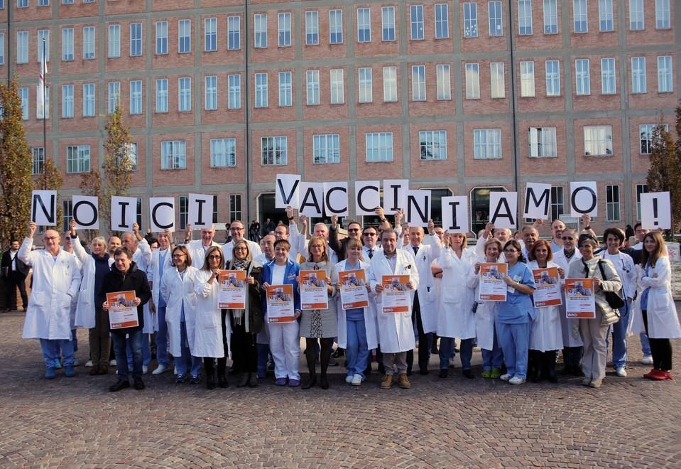Flash mob al Santa Maria, vaccinazioni “in diretta” 