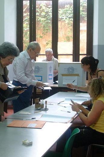 Scrutatori referendum 137 disoccupati hanno fatto domanda 