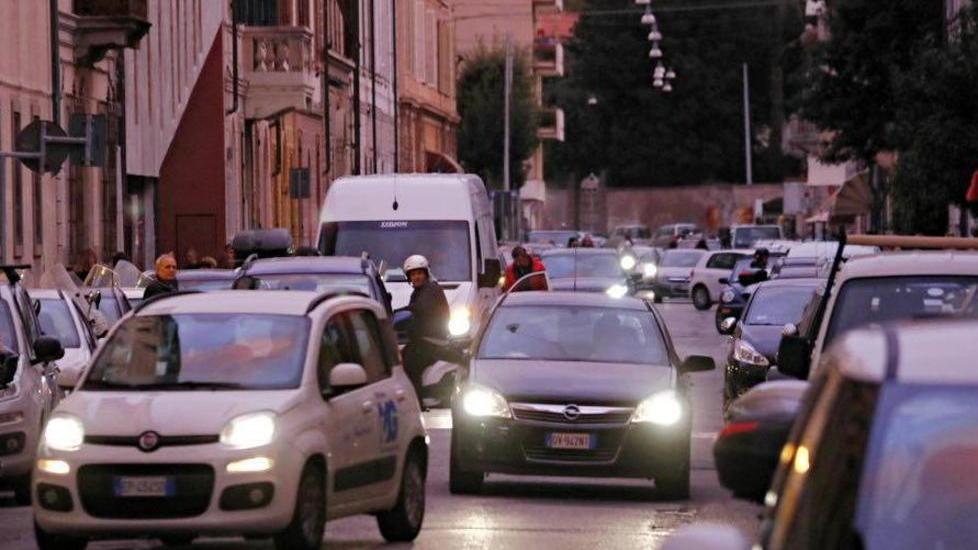 Via Roma, a dicembre le prime soste blu