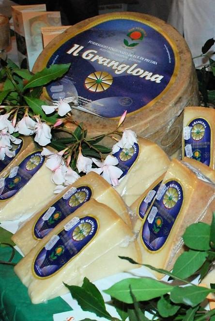 Formaggio tarocco tedesco spacciato come pecorino di Nulvi 
