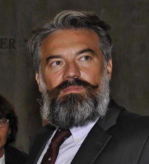 «È caduto, l’ho solo aiutato a rialzarsi» 