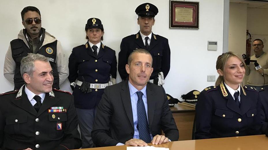 Lo ha pugnalato a morte per i soldi
