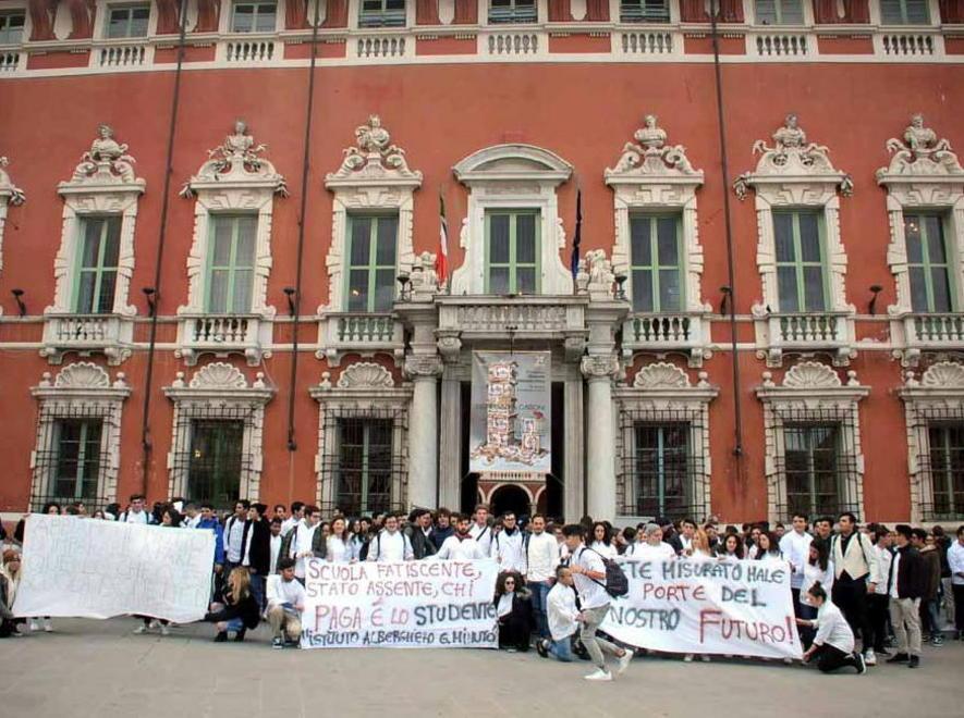 Minuto, parla la preside: non sapevo della protesta