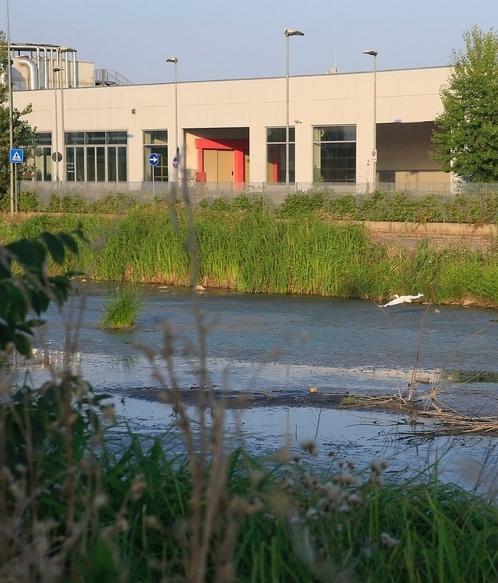 Via ai lavori per prosciugare la grande pozza in via Barchetta