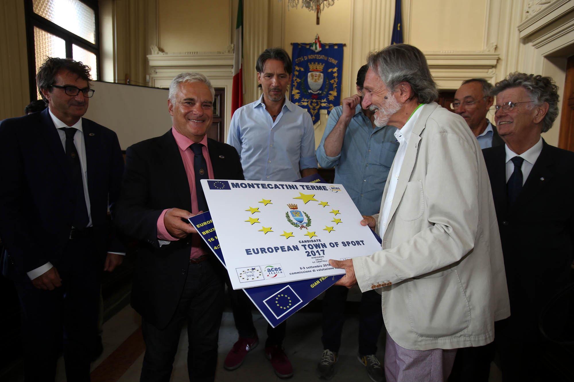 Il sindaco Bellandi il giorno della candidatura ufficiale di Montecatini a Capitale europea delo sport (Foto Nucci)