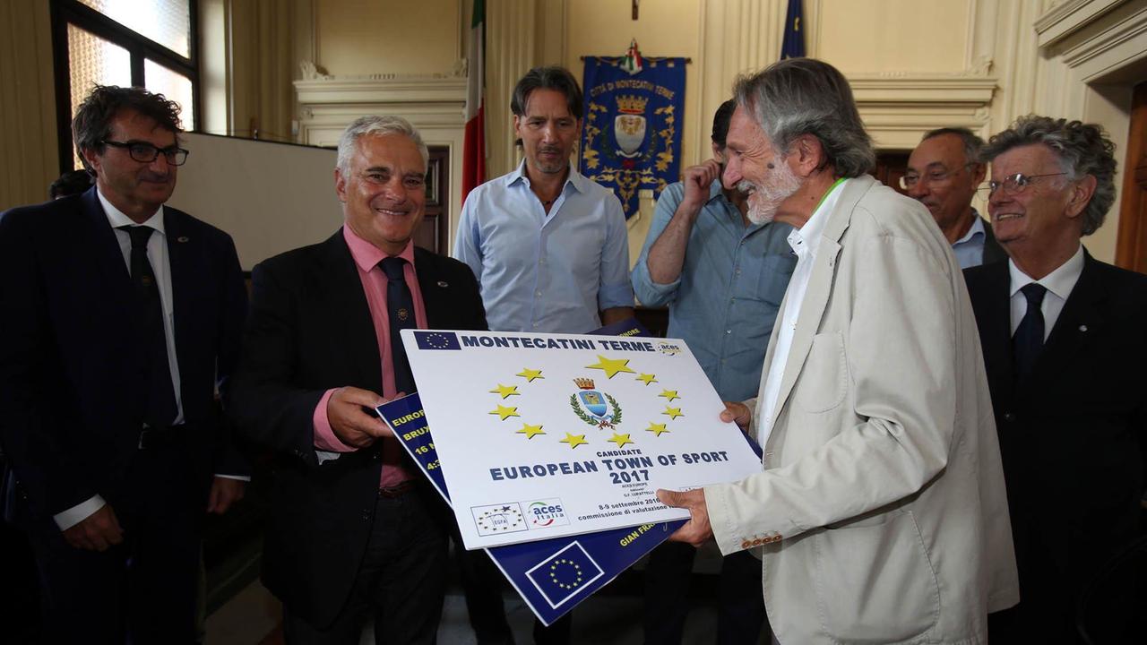 Il sindaco Bellandi il giorno della candidatura ufficiale di Montecatini a Capitale europea delo sport (Foto Nucci)