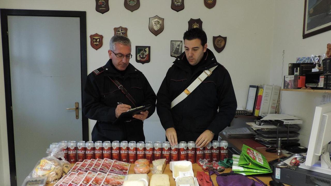 La refurtiva recuperata dai carabinieri di Pietrasanta