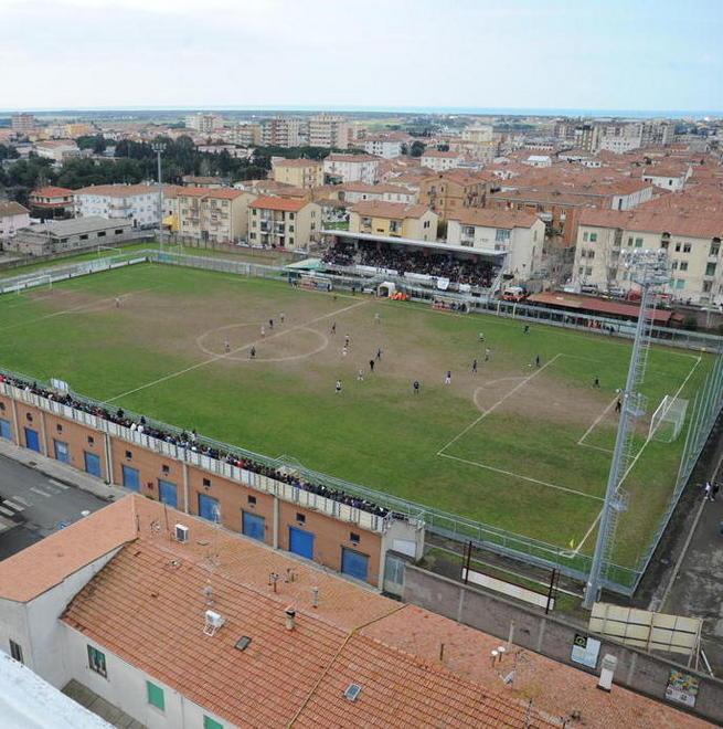 Una veduta dello stadio Rossetti di Cecina