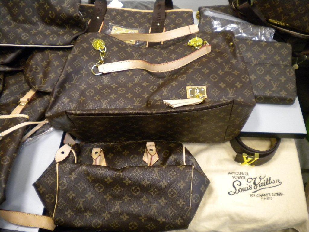 False borse di Vuitton (foto d'archivio)