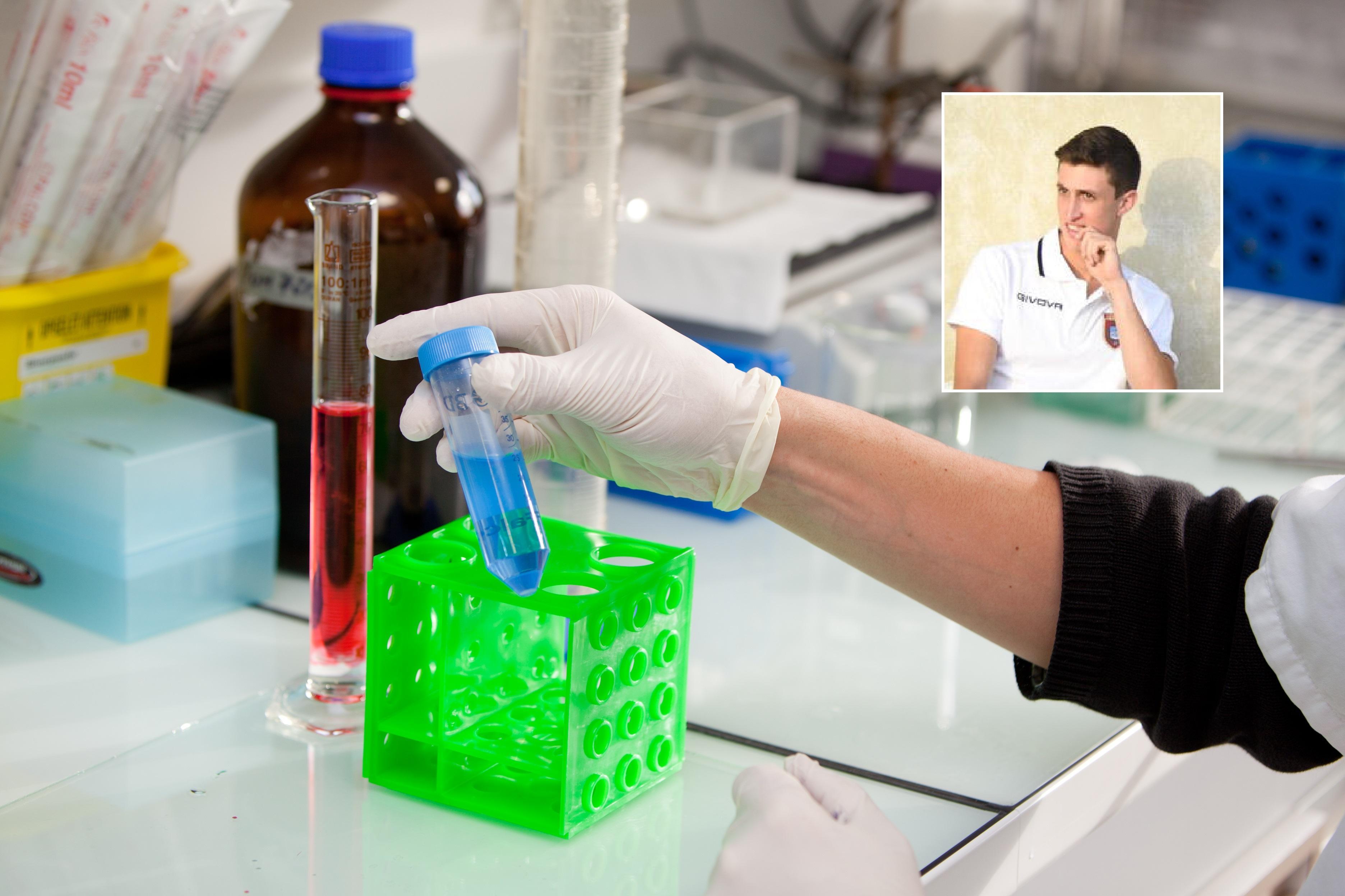 Un esame in laboratorio e, nel riquadro, Luca Bargiggia