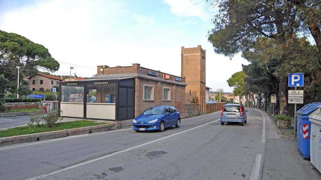 L'Aurelia all'altezza della stazione di Castiglioncello