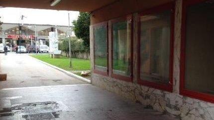Passo pedonale in stato indecoroso