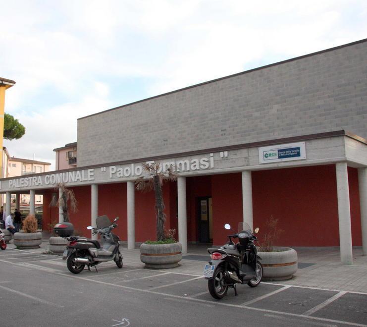 Piove dentro la Tommasi «Servono lavori urgenti» 