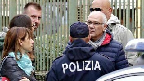 Maestra a processo «Bimbo costretto a leccare le briciole»