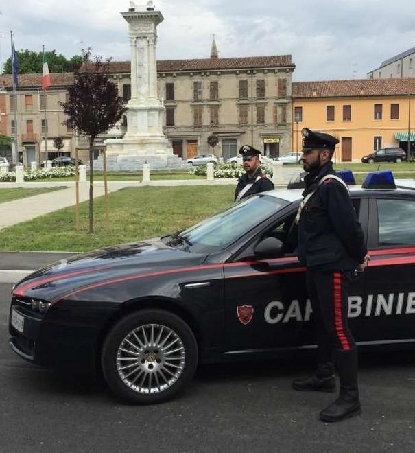 Rubano rimorchio e fuggono Inseguiti e presi dai militari
