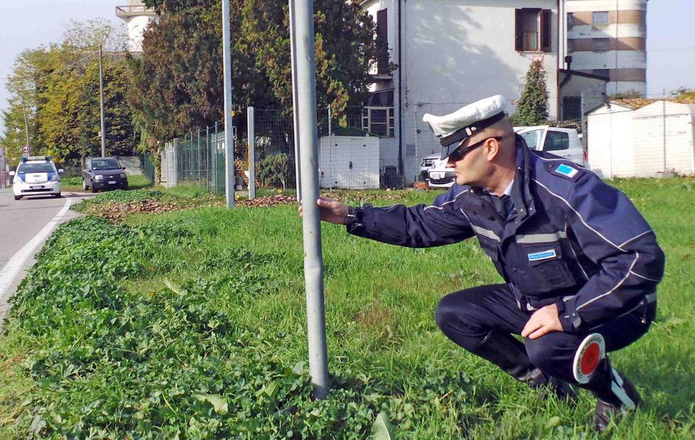 Cade in motorino, giovane gravissimo 