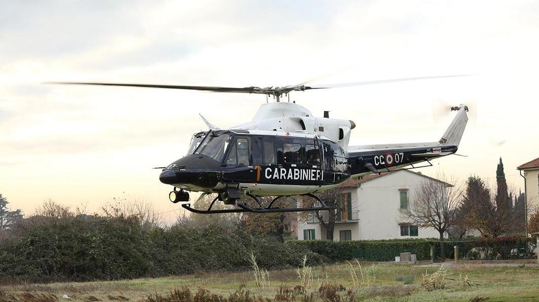 Caccia ai ladri in Valdera: ecco l'auto che i carabinieri stanno cercando