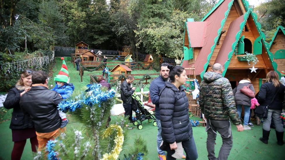 Il Bosco degli Elfi al Minigolf, una delle attrazioni della Città del Natale (Foto Nucci)