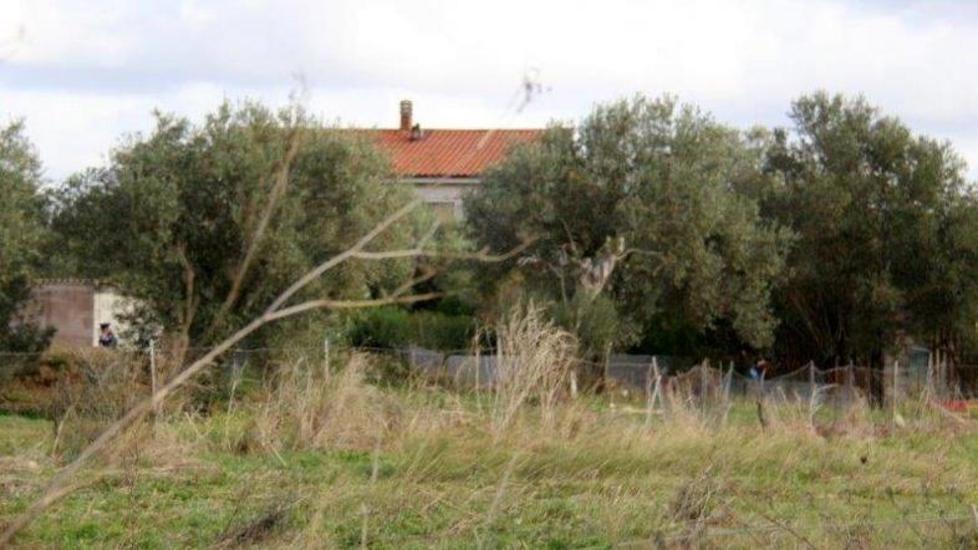 Femminicidio a Sassari, telefonata choc alla figlia: «Tua madre è lì che brucia» 