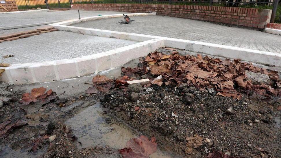 Siringhe abbandonate anche nel cantiere della nuova piazza XXIV Luglio