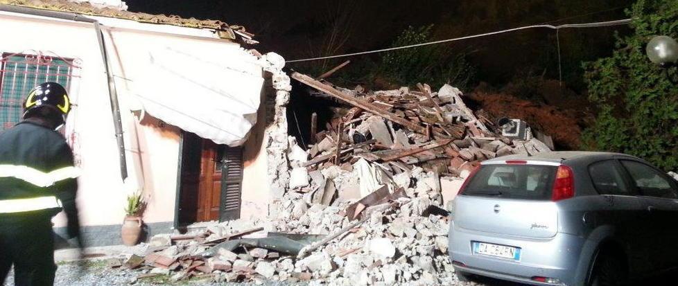 Casa distrutta dalla frana «Quei 5 vanno processati» 