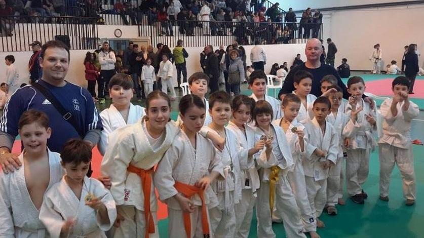 Judo, bottino pieno di medaglie al trofeo Albinia per il Sakura
