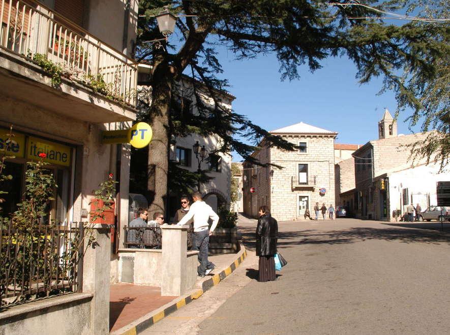Adsl a singhiozzo, dure proteste a Luras 